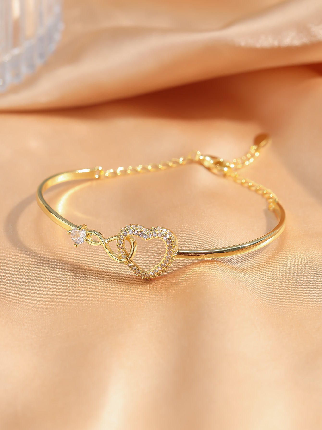 Chain Hollowed Heart Shape Bracelet Elegant High-Grade Design Female